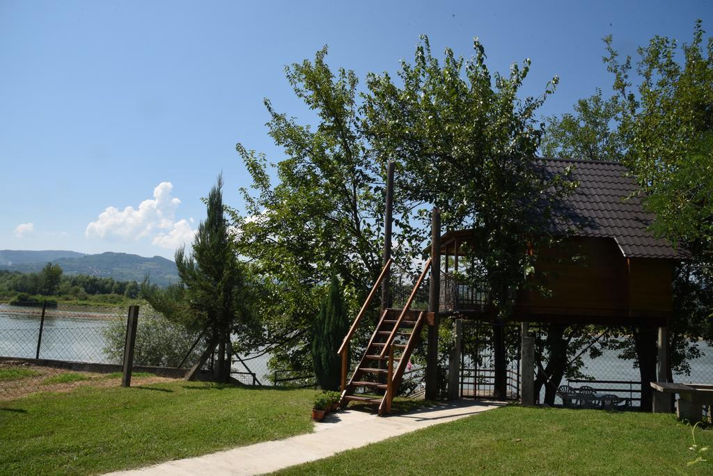 Holiday Home Kucica Na Drvetu Banja Koviljača Kültér fotó