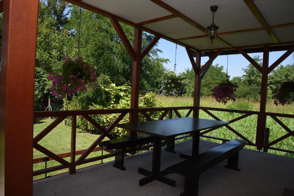 Holiday Home Kucica Na Drvetu Banja Koviljača Kültér fotó