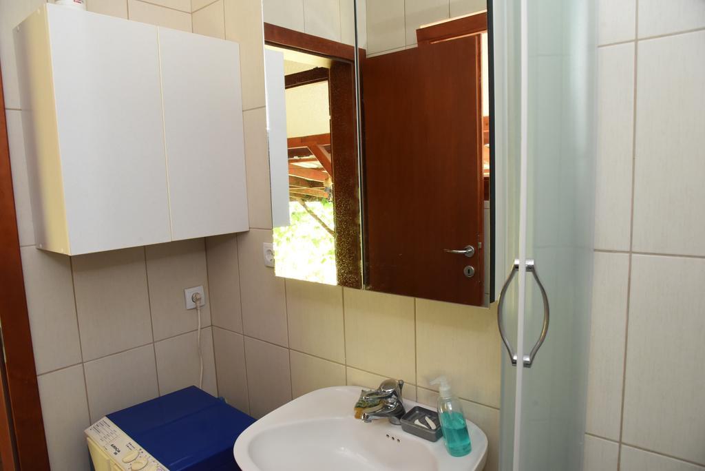 Holiday Home Kucica Na Drvetu Banja Koviljača Kültér fotó