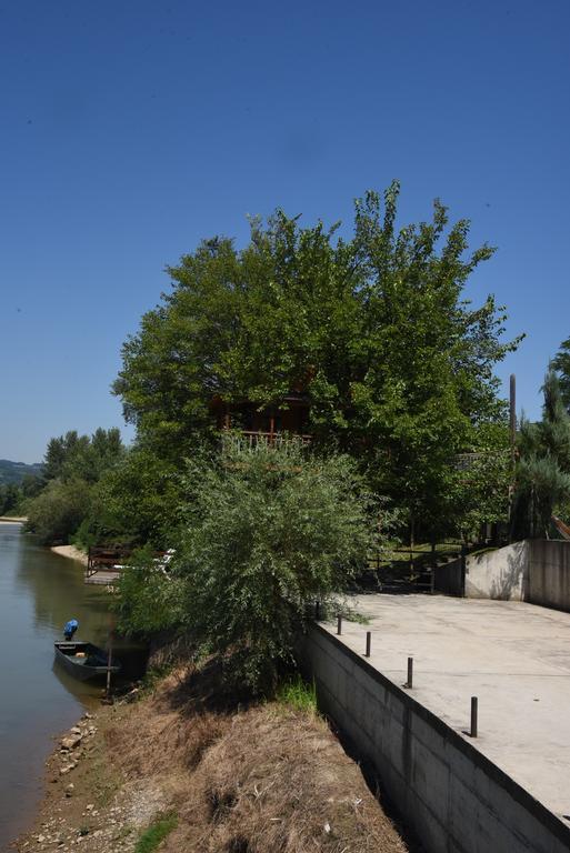 Holiday Home Kucica Na Drvetu Banja Koviljača Kültér fotó